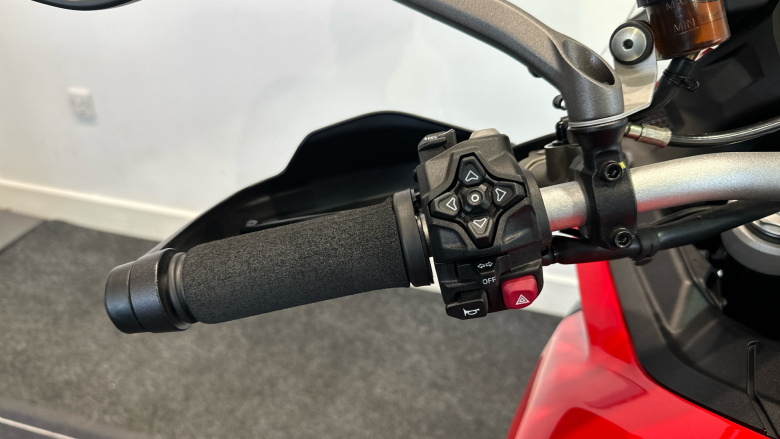 Ducati Multistrada V2 S Red (25MY)